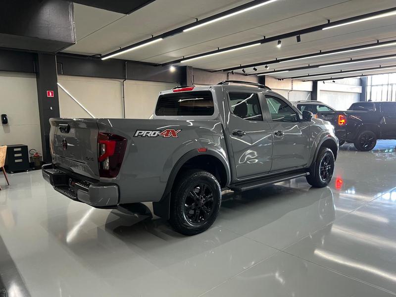 Nissan Frontier Pro 4x - foto 4