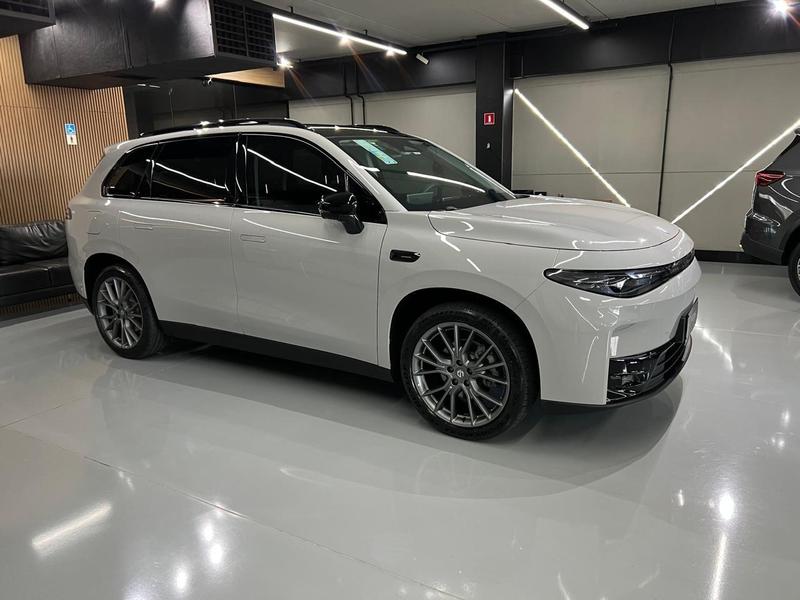 Leapmotor C10 Reev Híbrido - foto 3