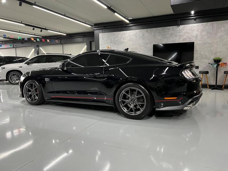 Ford Mustang Mach1 - foto 6