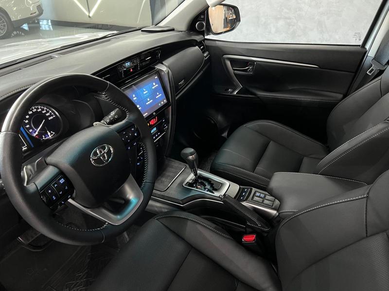 Toyota SW4 Dsl 4X4 Srx Platinum At 7s - foto 12