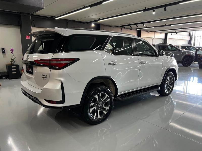 Toyota SW4 Dsl 4X4 Srx Platinum At 7s - foto 4
