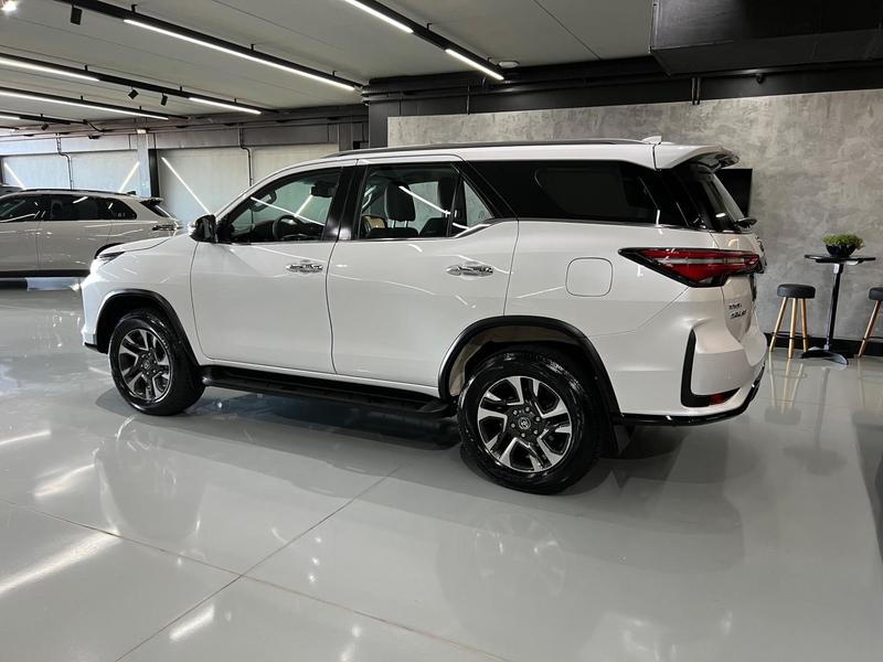 Toyota SW4 Dsl 4X4 Srx Platinum At 7s - foto 6