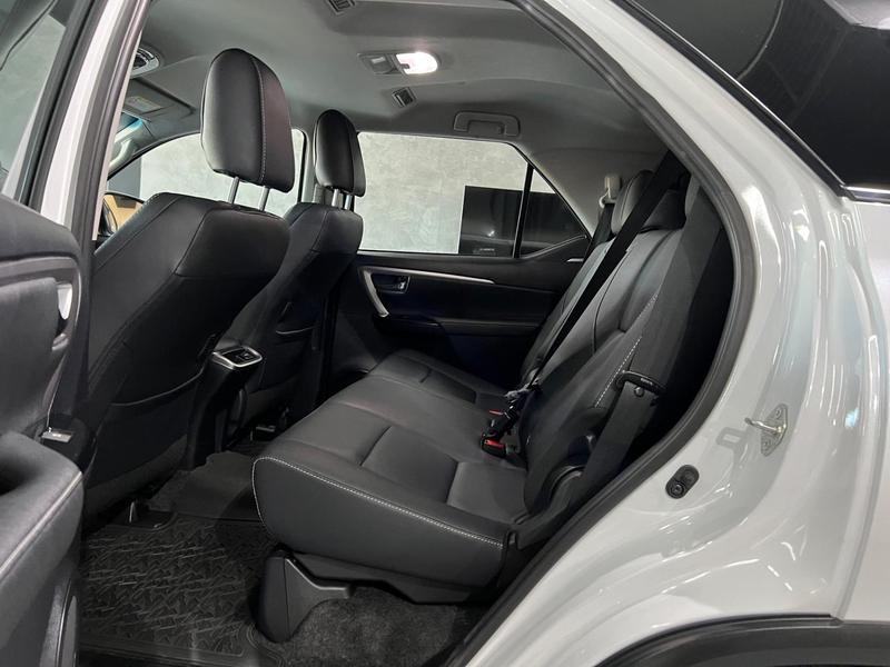 Toyota SW4 Dsl 4X4 Srx Platinum At 7s - foto 7
