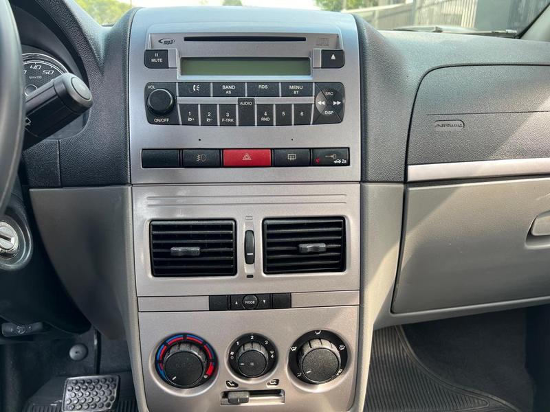 Fiat Idea Sporting Dualogic 1.8 Flex 16V 5P - foto 12