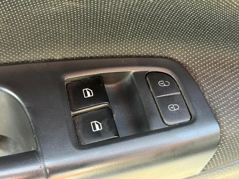 Volkswagen Gol 16l - foto 17