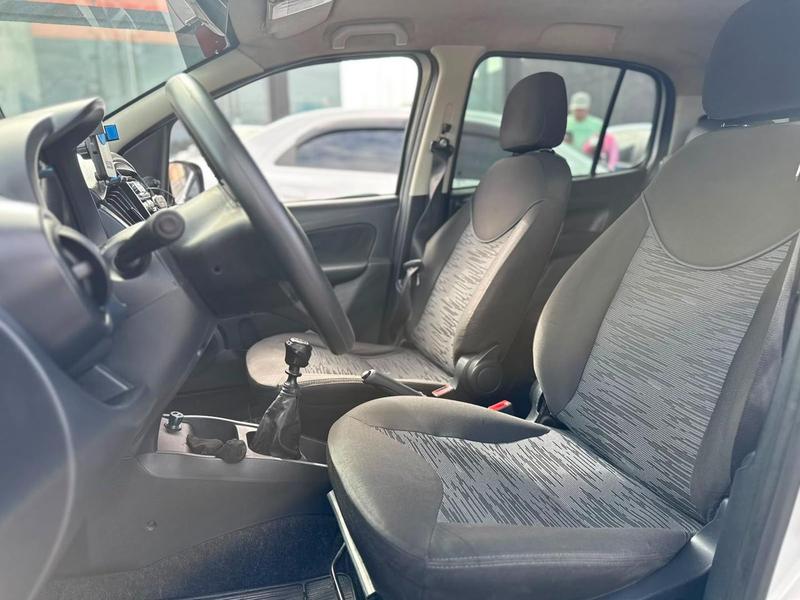 Fiat Uno Attractive 1.0 Fire Flex 8V 5P - foto 14