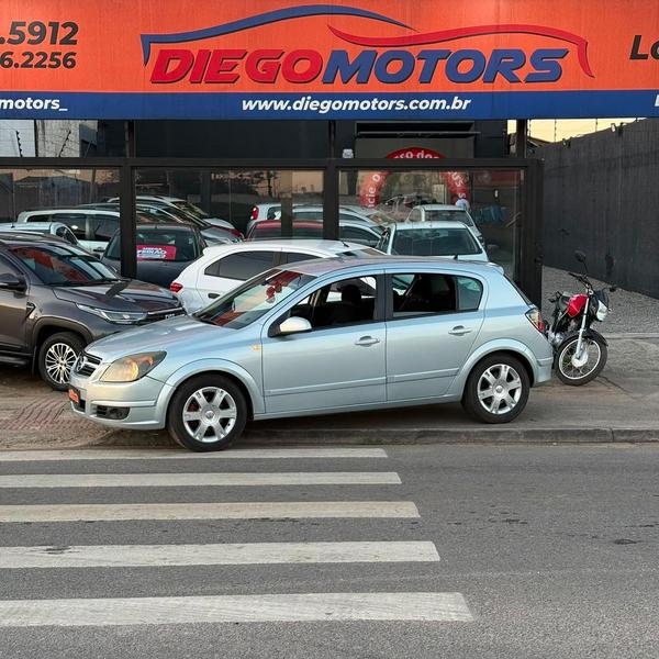 CHEVROLET VECTRA HATCH GT