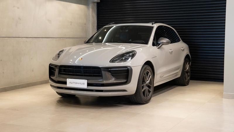 PORSCHE MACAN T