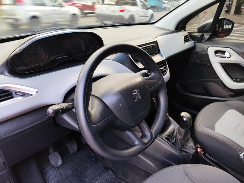 Peugeot 208 Active - foto 8