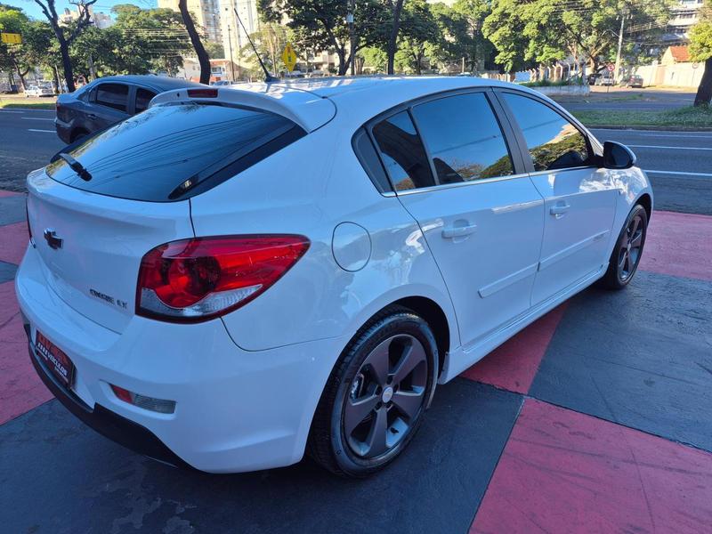 Chevrolet Cruze LT 1.8 16V Flexpower 4P Mec. - foto 4