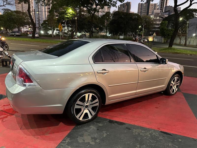 Ford Fusion - foto 3