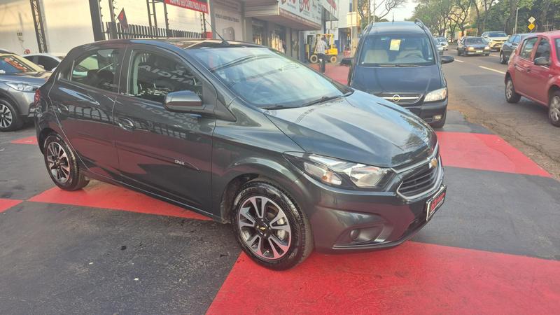 Chevrolet Onix Hatch LT 1.0 8V Flexpower 5P Mec. - foto 2