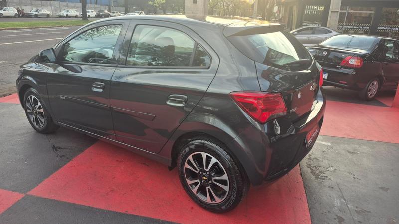 Chevrolet Onix Hatch LT 1.0 8V Flexpower 5P Mec. - foto 8