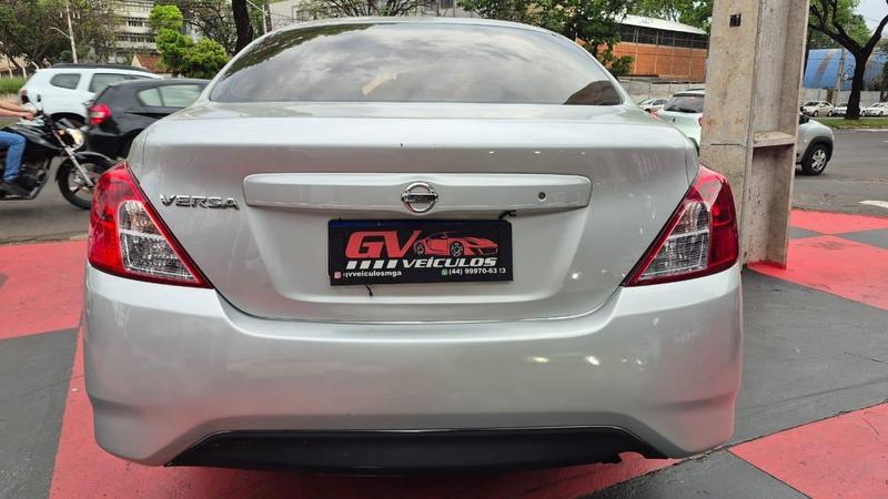 Nissan Versa 1.0 - foto 6