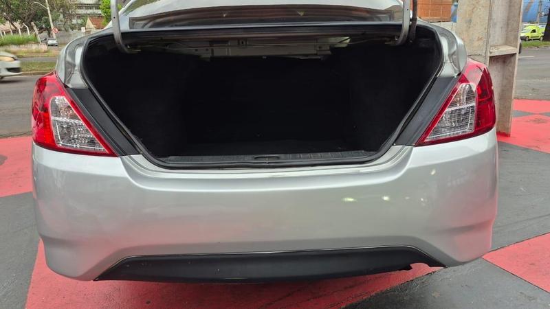 Nissan Versa 1.0 - foto 7