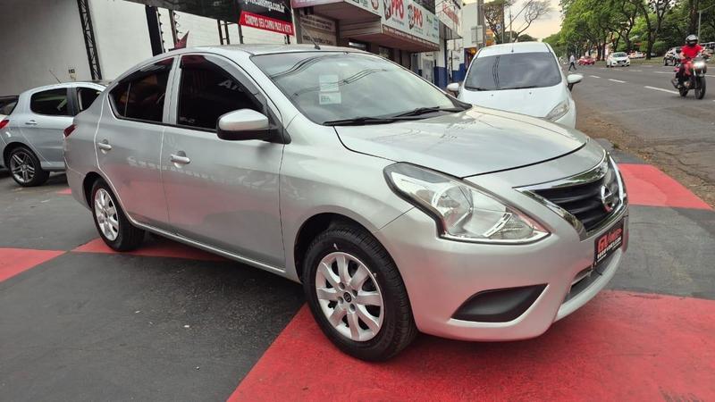 Nissan Versa 1.0 - foto 2