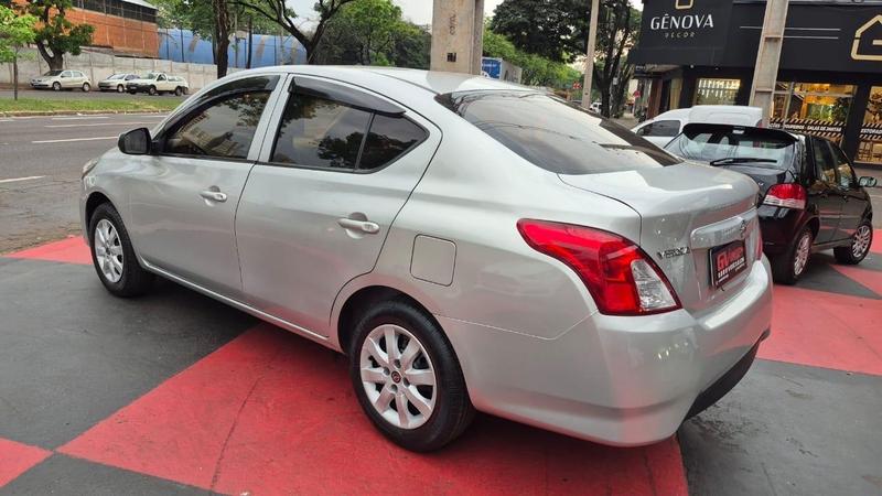 Nissan Versa 1.0 - foto 5