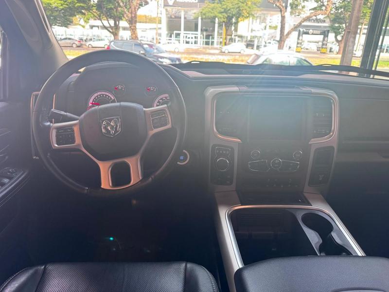 Ram Classic Laramie 5.7 Cd V8 4X4 Aut. - foto 6