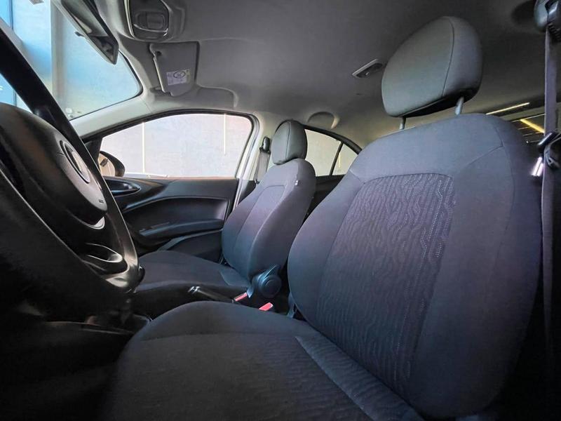Fiat Cronos 1.3 8V Flex - foto 10