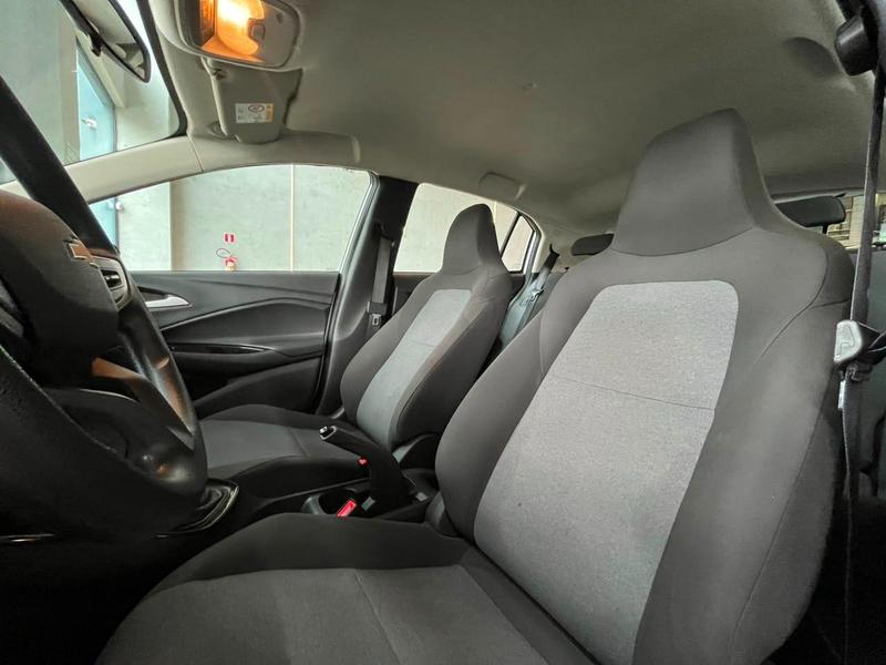 Chevrolet Onix 10mt Hb - foto 9