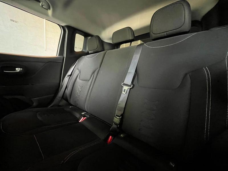 Jeep Renegade Sport T270 1.3 Tb 4X2 Flex Aut. - foto 11