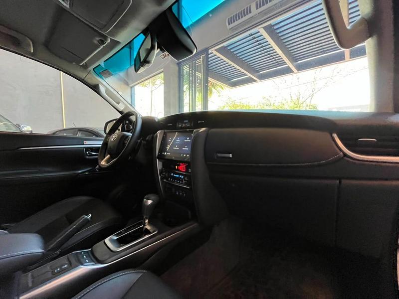 Toyota SW4 Srx 4X4 2.8 TDI 16V Dies. Aut. - foto 10