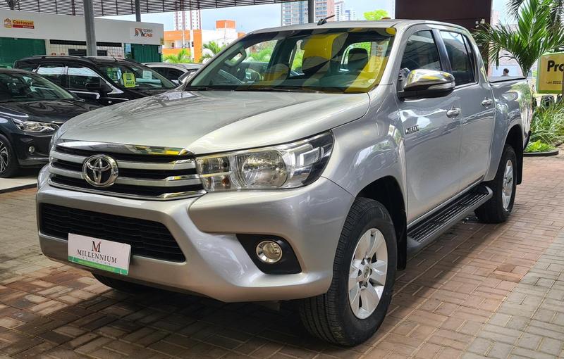 TOYOTA HILUX 2.8 SRV 4X4 CD 16V DIESEL 4P AUT