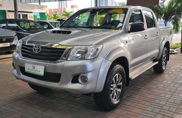 Toyota Hilux 3.0 STD 4X4 CD 16V TURBO INTERCOOLER DIESEL 4P MANUAL 2015