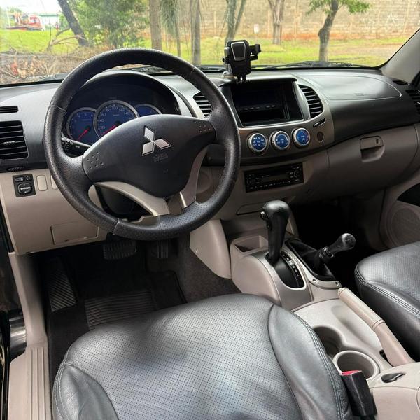Mitsubishi L200 Triton Hpe 3.2 Cd Tb Intdiesel Automático - foto 12