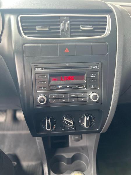 Volkswagen Fox 1.0 8V (g2) 4P - foto 9
