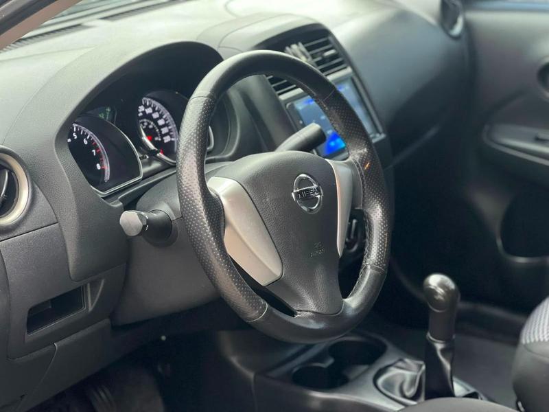 Nissan Versa V Drive 1.6 Mt - foto 11