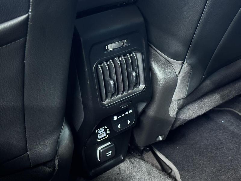 Jeep Commander Limited T270 13 Tb Flex Automático - foto 11