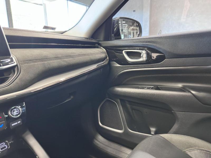 Jeep Commander Limited T270 13 Tb Flex Automático - foto 19