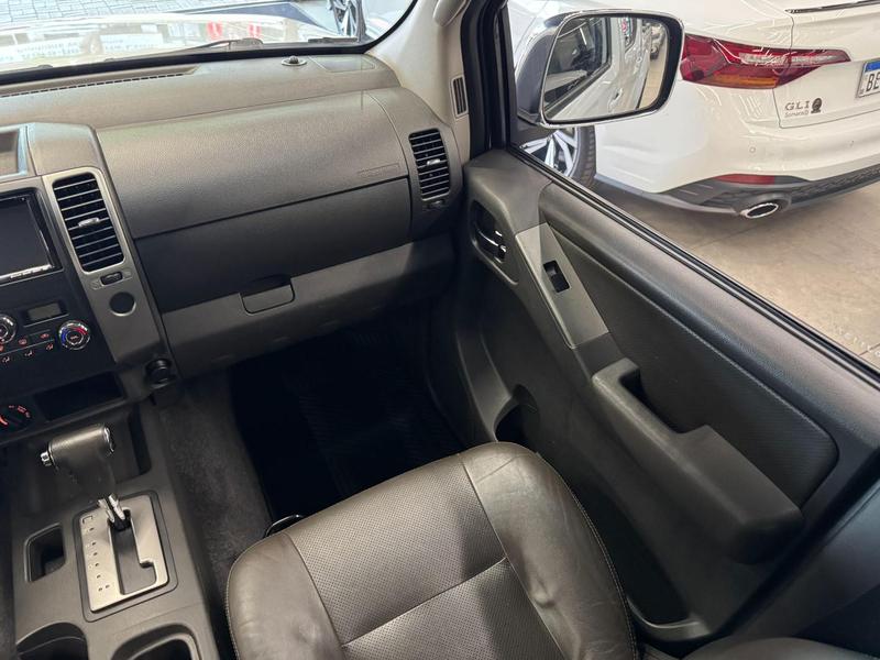 Nissan Frontier Sv At.cd 4X4 2.5 Tb Diesel Mec. - foto 14