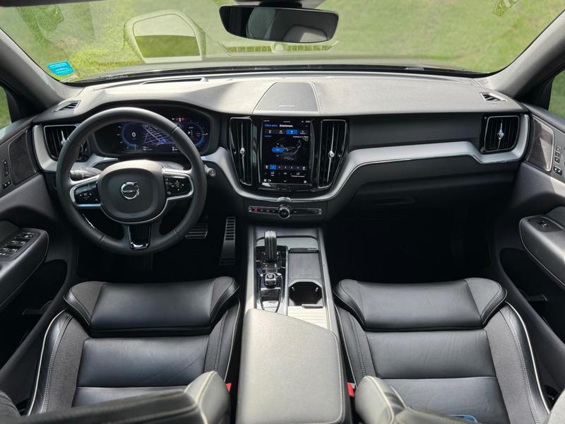 Volvo XC60 T8 R Design - foto 14