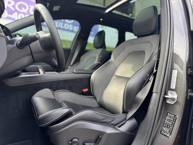 Volvo XC60 T8 R Design - foto 19