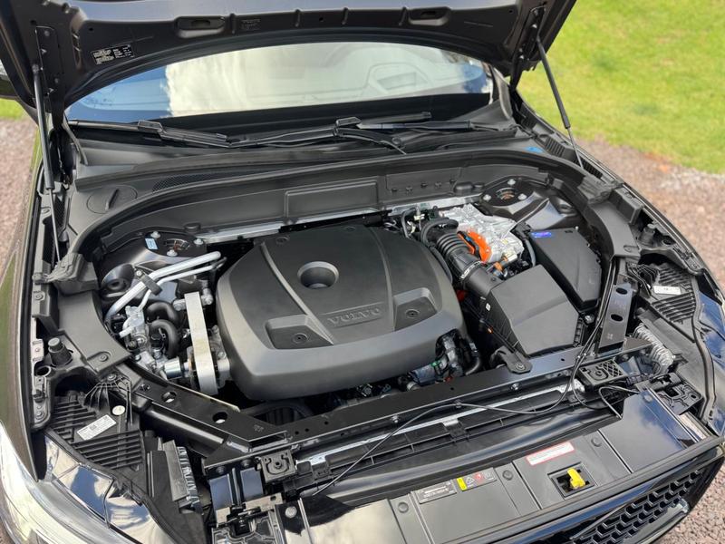 Volvo XC60 T8 R Design - foto 4