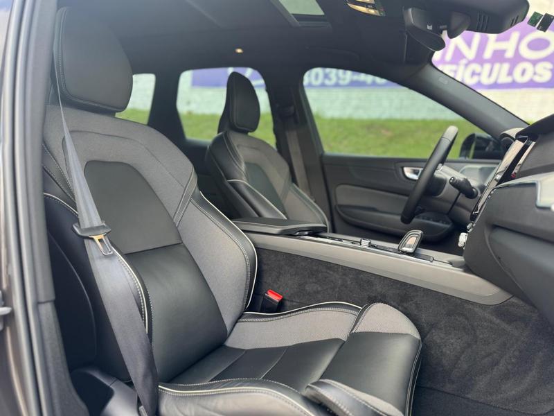 Volvo XC60 T8 R Design - foto 7