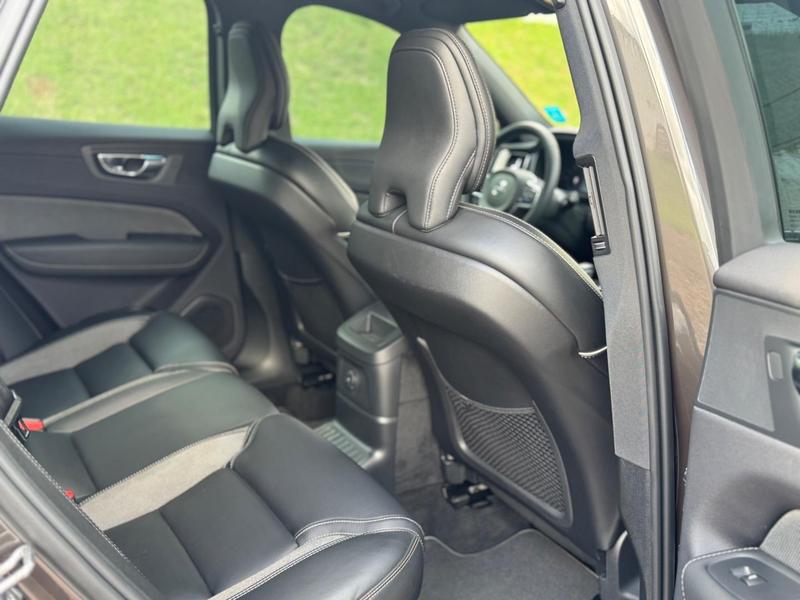 Volvo XC60 T8 R Design - foto 9