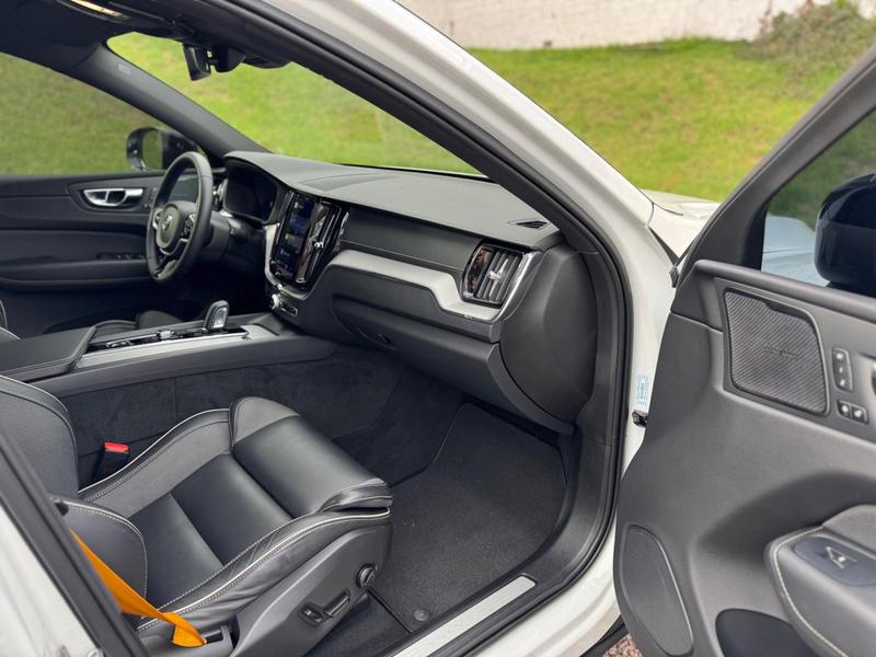 Volvo XC60 T8 Polestar - foto 8