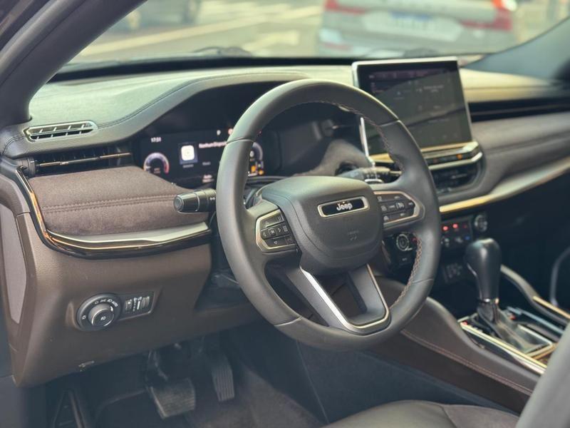 Jeep Commander Ovr T270 - foto 19