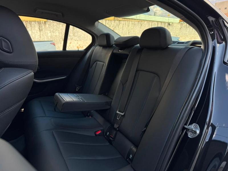BMW 320i - foto 17