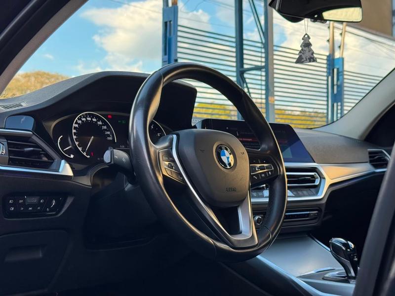 BMW 320i - foto 19