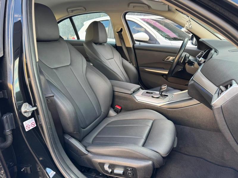 BMW 320i - foto 6