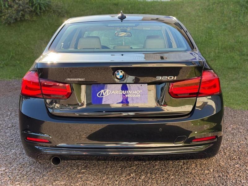BMW 320i Active Flex - foto 12