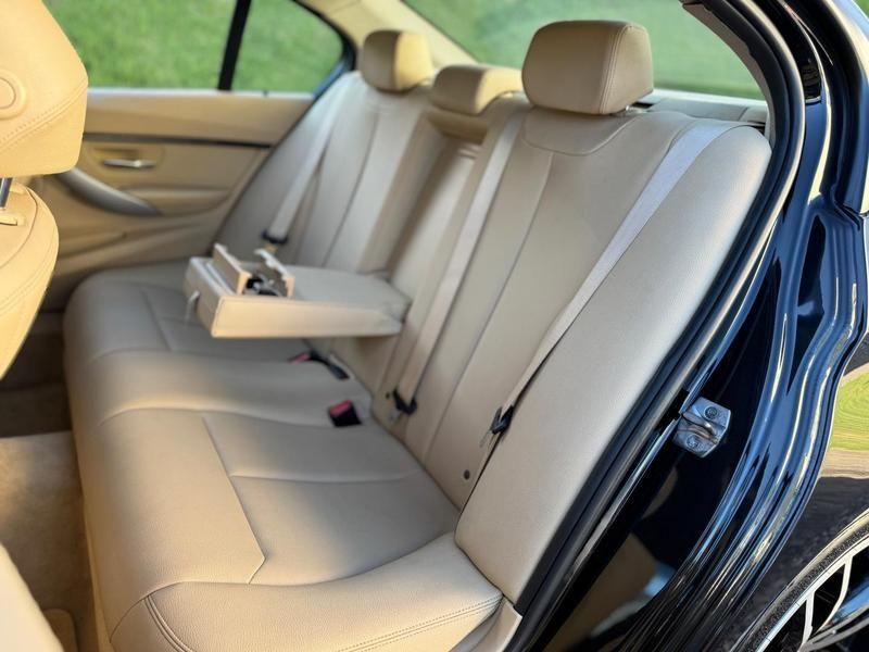 BMW 320i Active Flex - foto 17