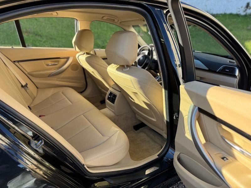 BMW 320i Active Flex - foto 11