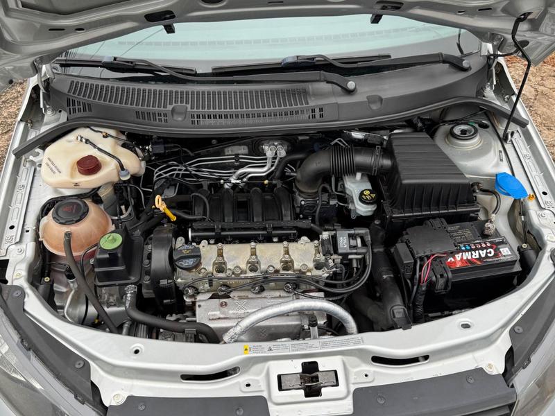 Volkswagen Voyage 16l - foto 3