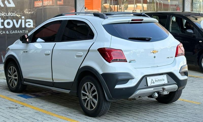 Chevrolet Onix 14mt Act - foto 4