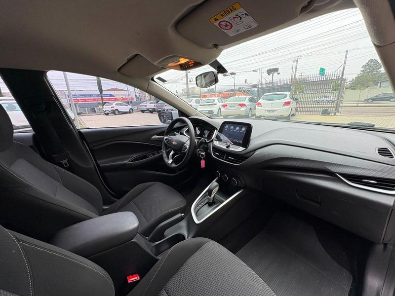 Chevrolet Onix Plus 10tat - foto 12